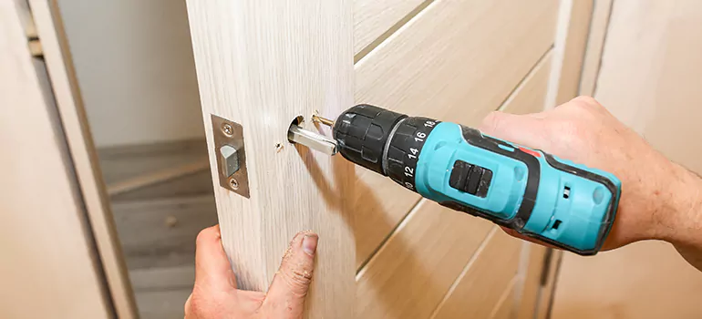 Old Door Knob Repair in Holiday, FL