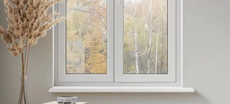 Vinyl Window Stool in Holiday, FL